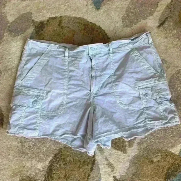 American Eagle light blue, distressed hem, stretch cargo shorts; size 18 - Picture 1 of 6